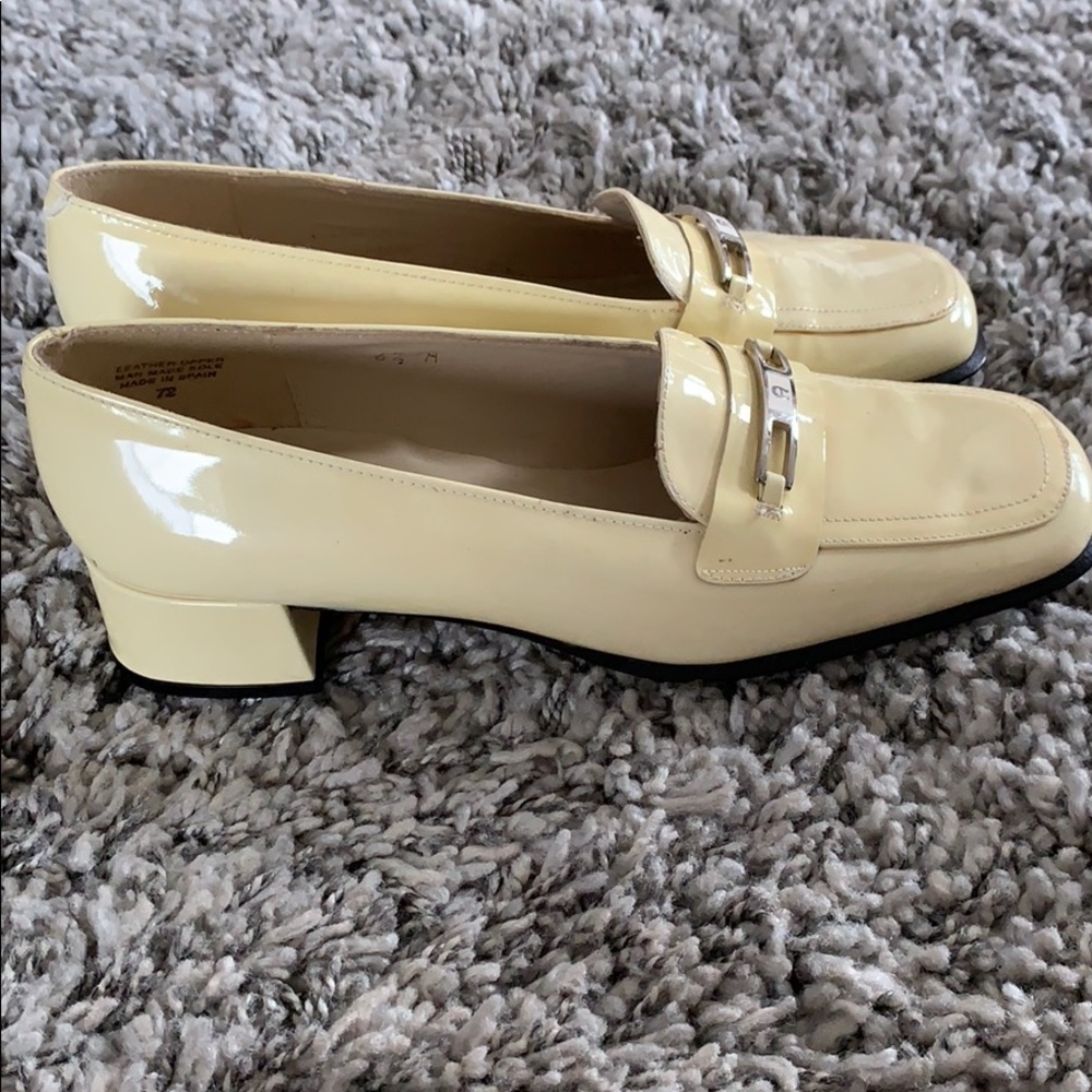 Etienne Aigner cute shoe. Size 6.5.